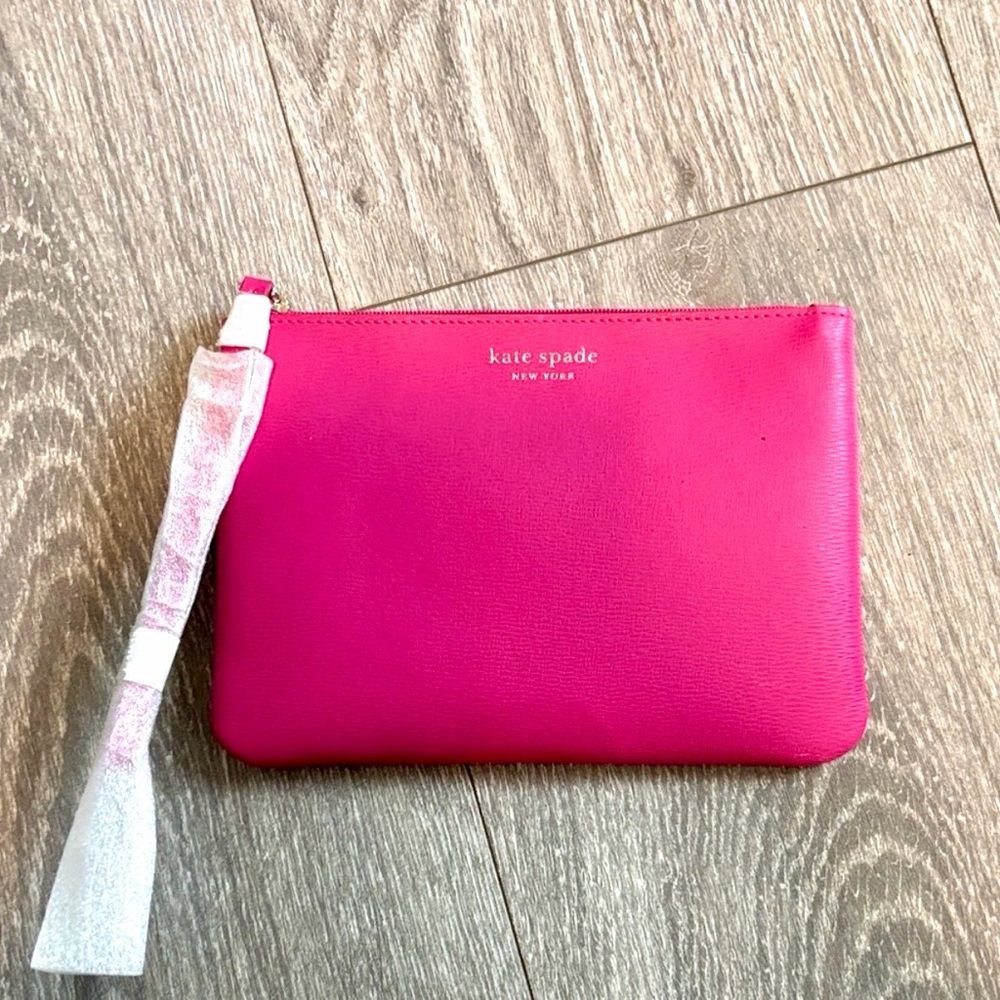 Kate Spade Keaton Vibrant dark magenta Pink Wristlet New without tags